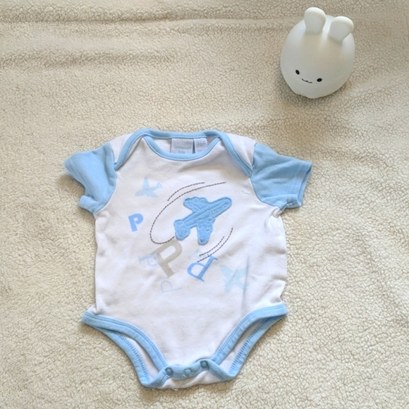 Four pack baby bodysuits, short sleeve, blue theme, various brands - Picture 7 of 9